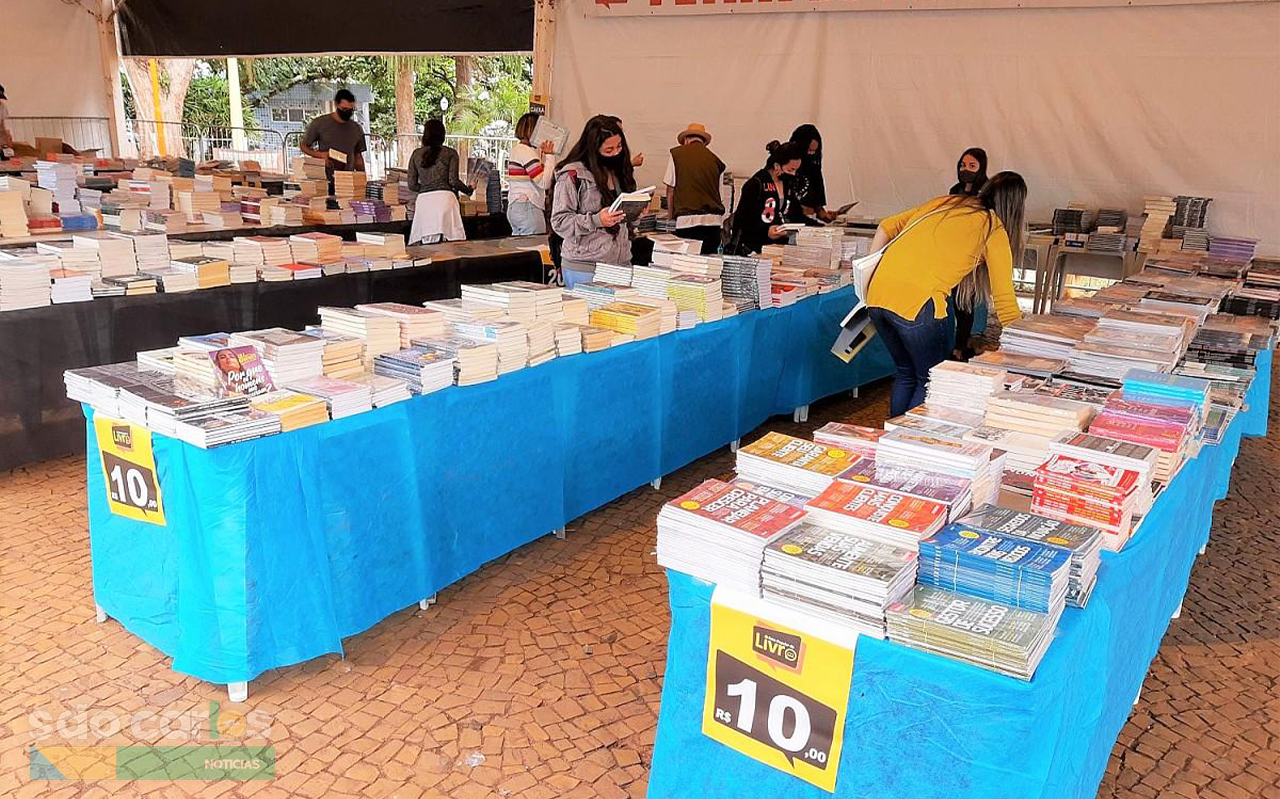 Feira Popular do Livro chega a São Carlos com entrada gratuita e programação cultural até 10 de outubro