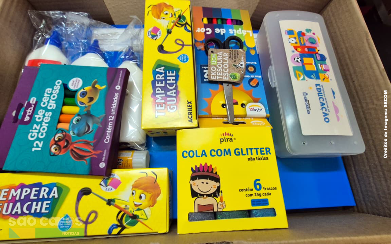 Kits escolares: Prefeitura de São Carlos inicia entrega gratuita para 7 mil alunos; veja o que vem no material