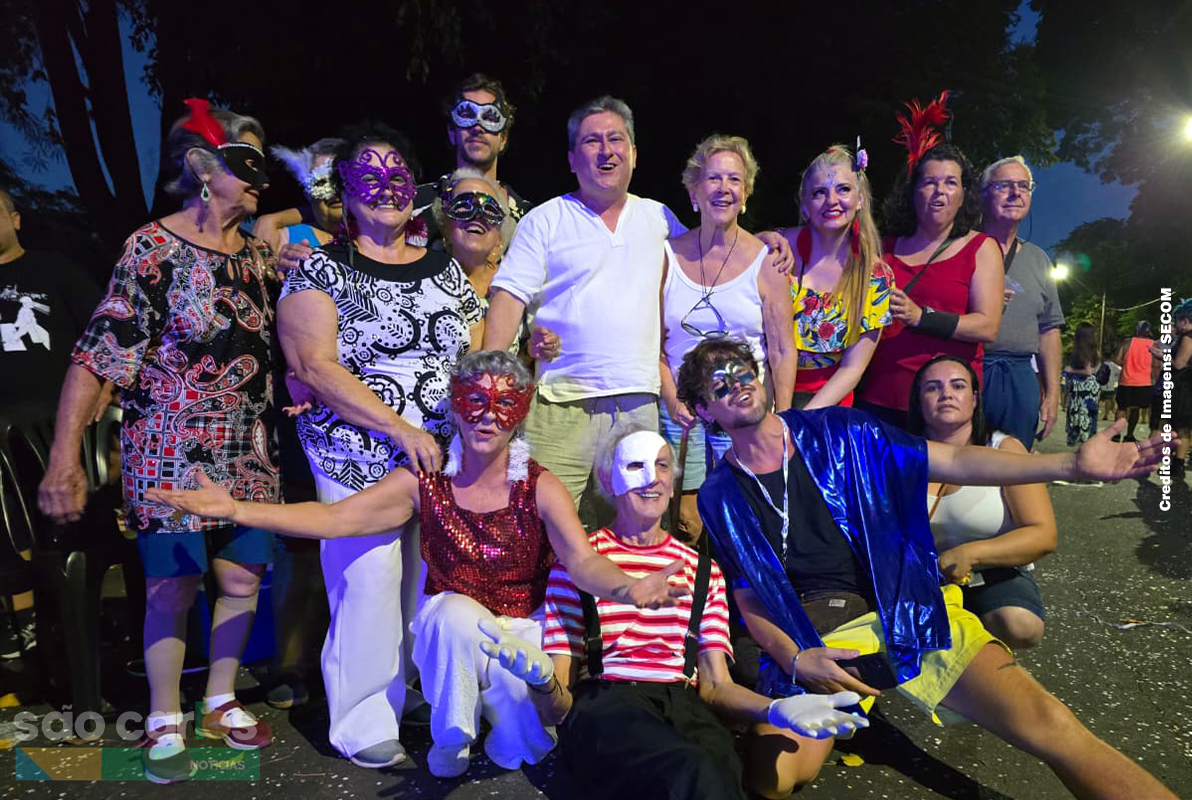 Tradição das Marchinhas emociona gerações em baile histórico no Parque do Bicão