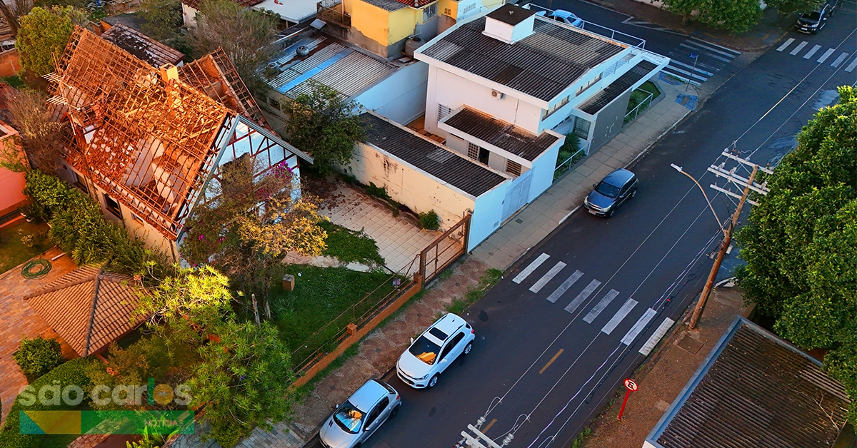 Interdição na Rua 28 de Setembro altera o trânsito na Vila Nery em São Carlos