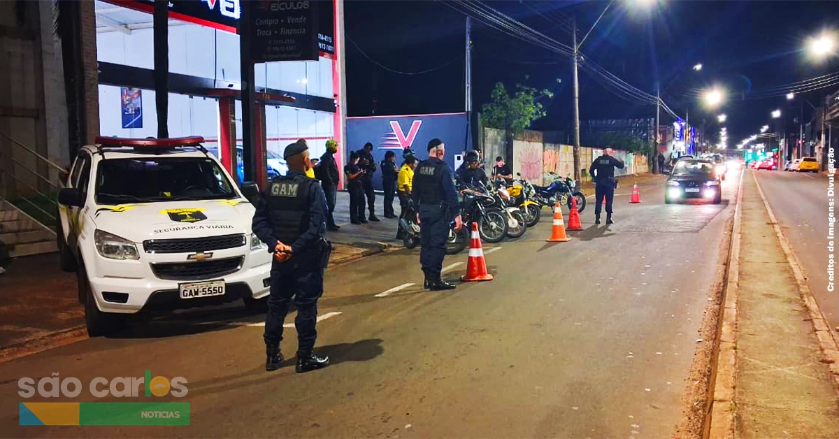 Fiscalização de motos em São Carlos: 82 abordadas e multas