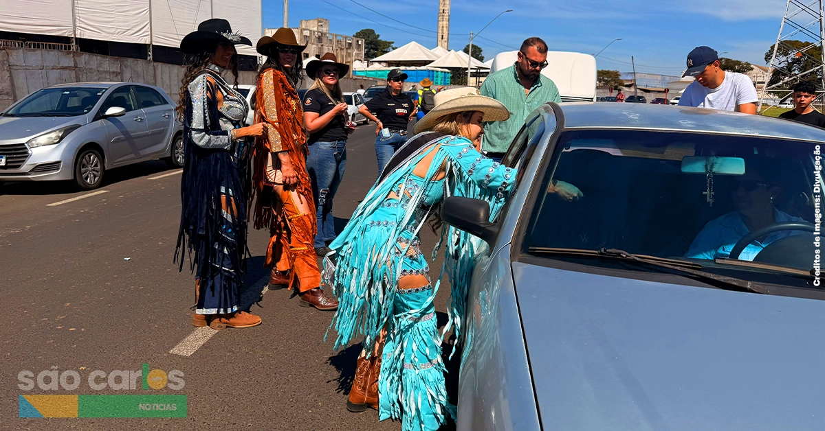 São Carlos Rodeio Fest 2026: Carreata e adesivaço reúnem centenas de motoristas