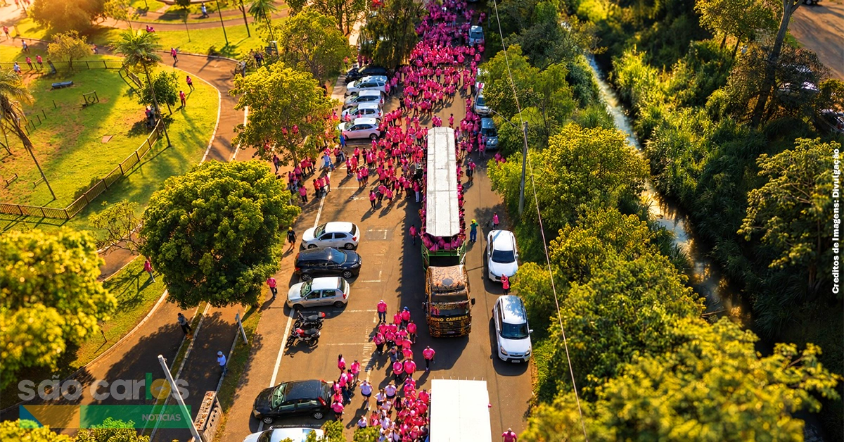 Outubro Rosa São Carlos 2026: 14ª Caminhada reúne multidão no Kartódromo